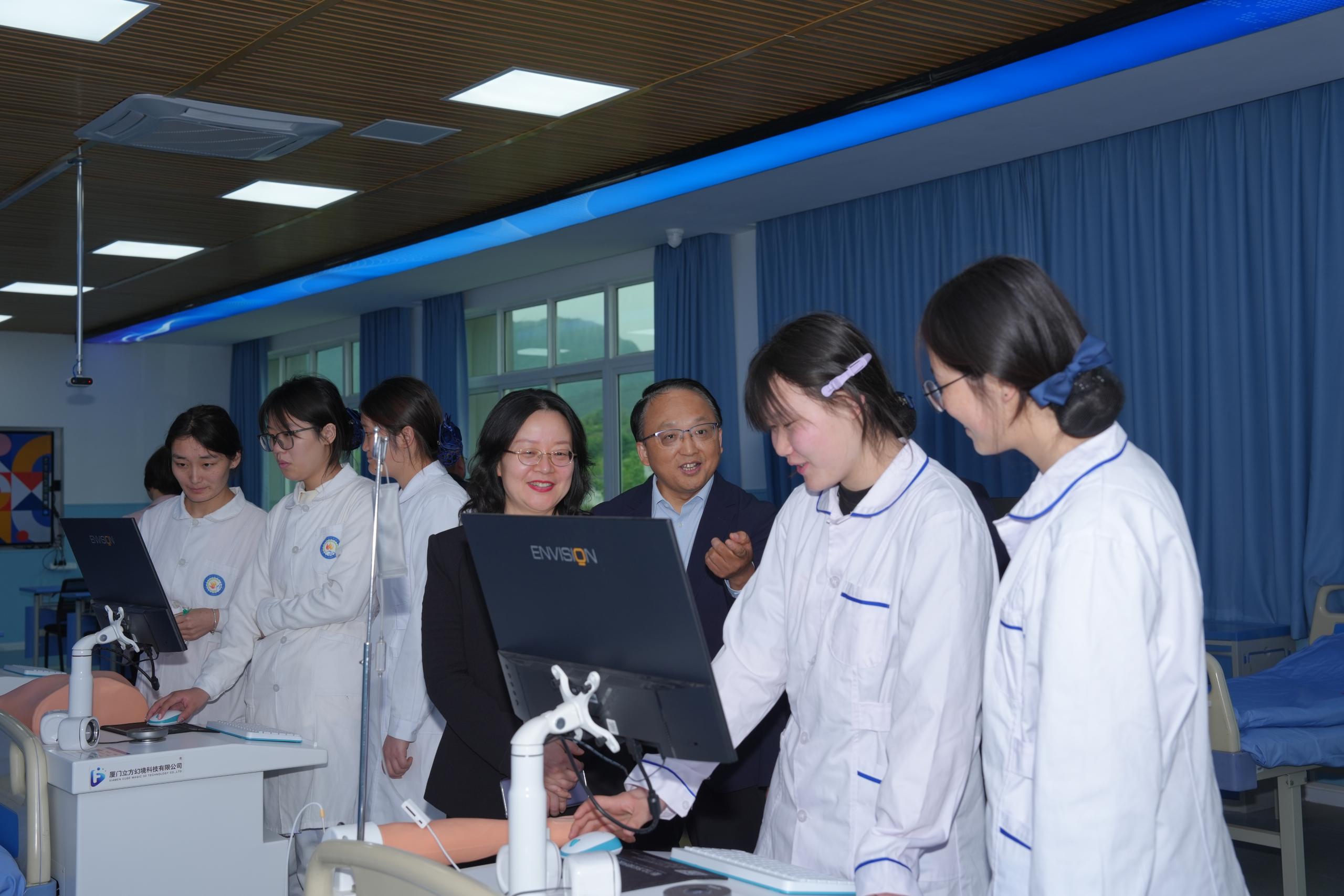 校际协同 赋能发展｜川北幼专莅临我校考察交流指导